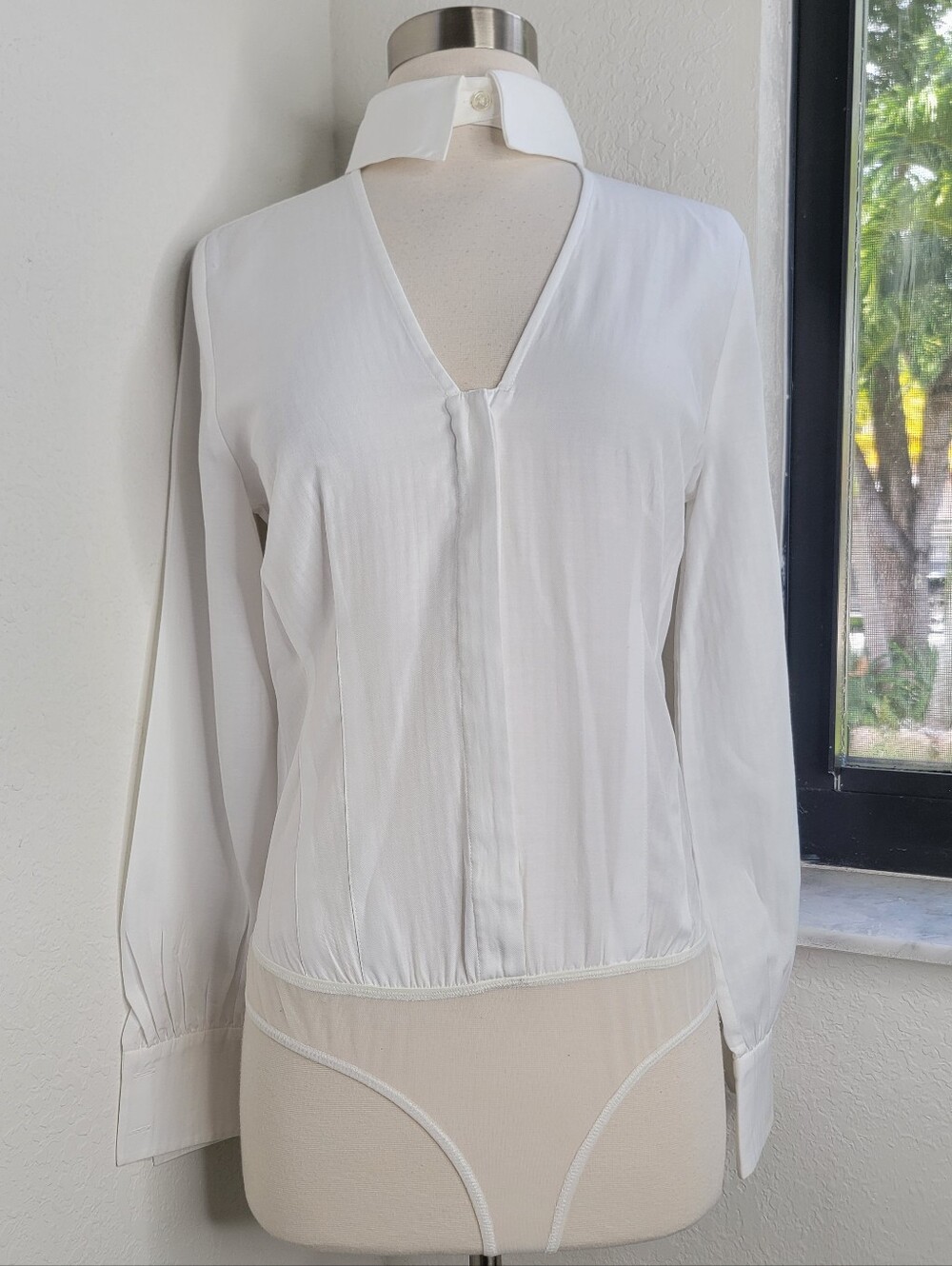 FLEUR DU MAL White Long-Sleeve Collared V-Neck Bodysuit Top S.
